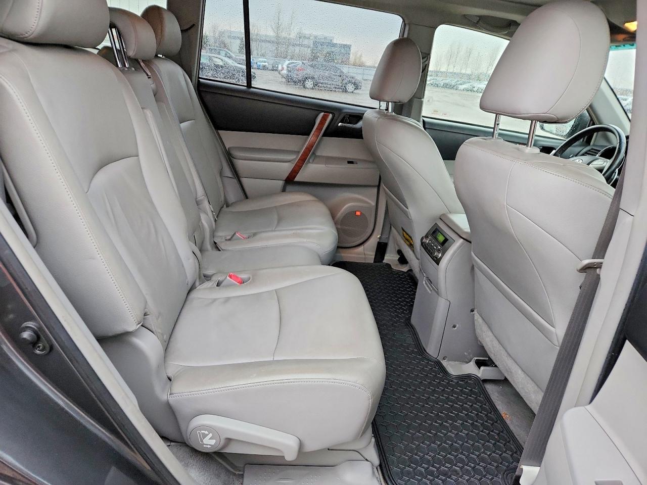2009 TOYOTA HIGHLANDER LIMITED photo 11