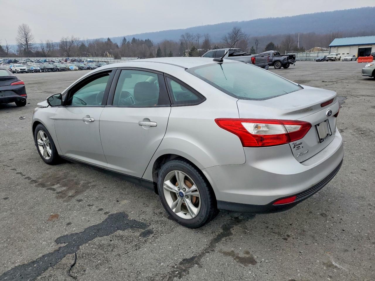 2014 FORD FOCUS SE photo 2