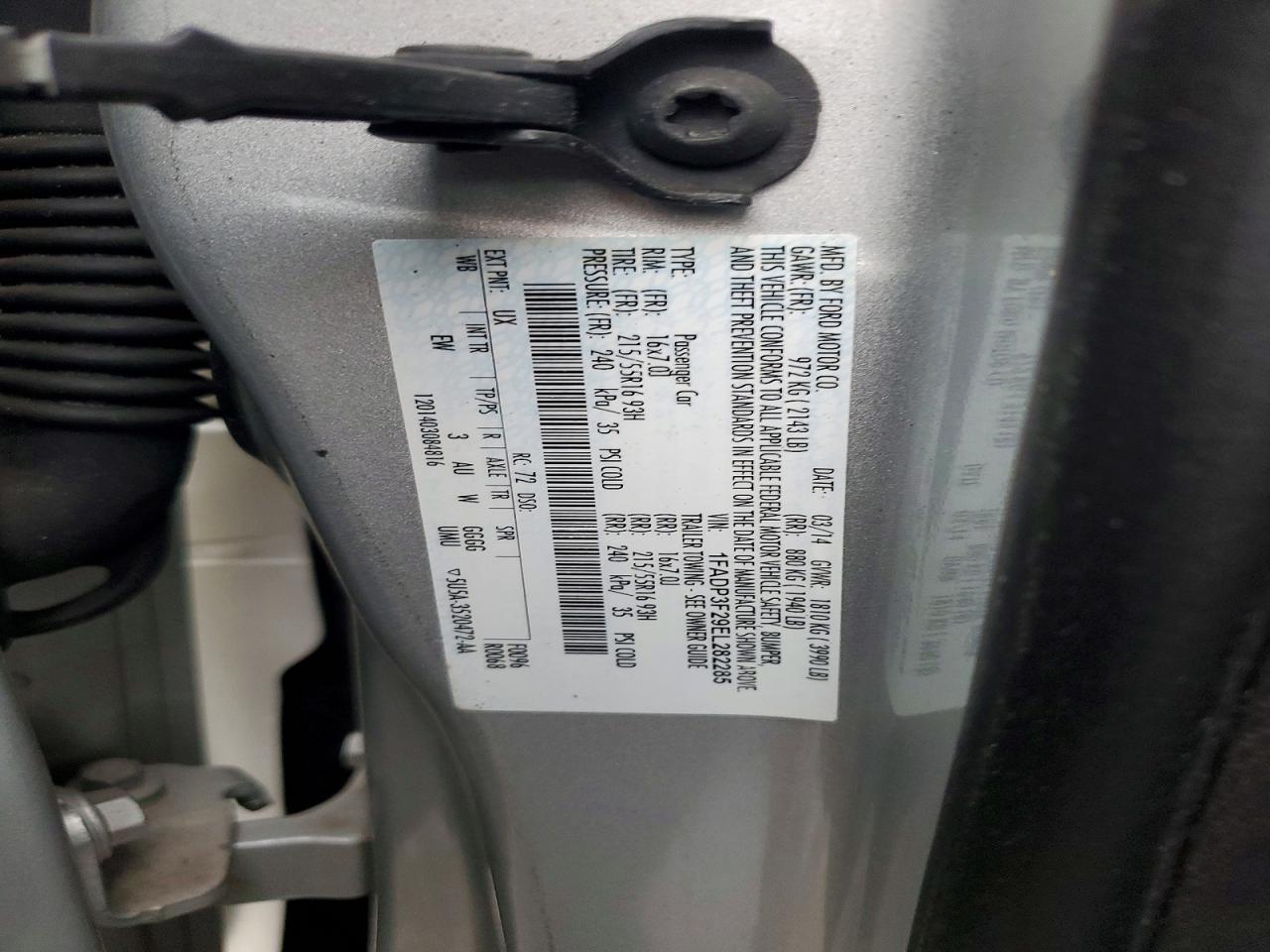 2014 FORD FOCUS SE photo 12