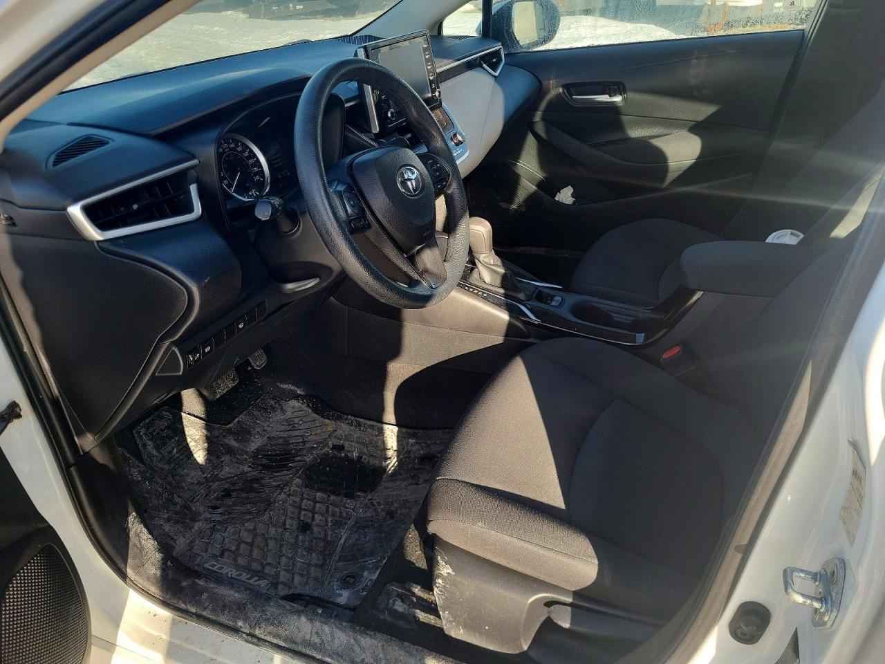 2021 TOYOTA COROLLA LE photo 7