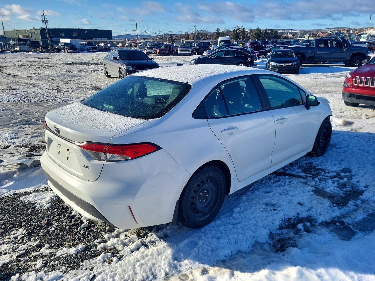 2021 TOYOTA COROLLA LE photo 3