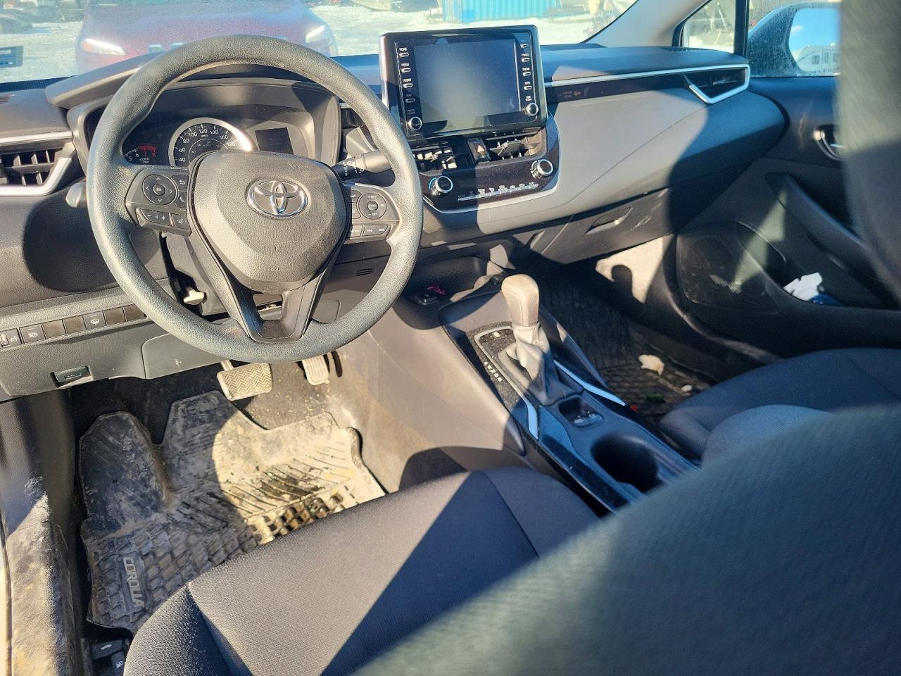 2021 TOYOTA COROLLA LE photo 8