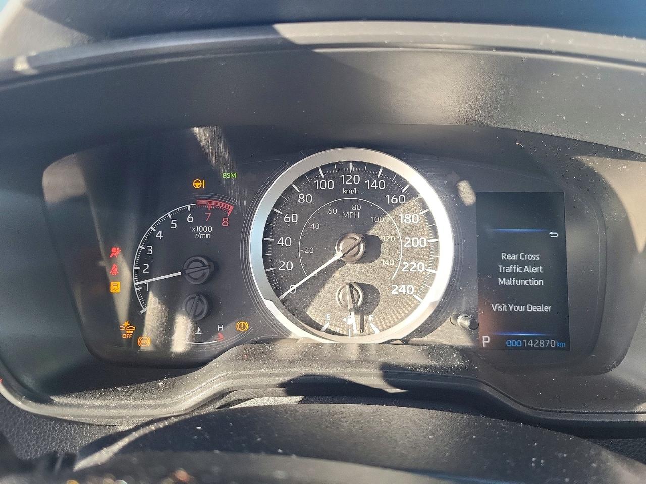 2021 TOYOTA COROLLA LE photo 9