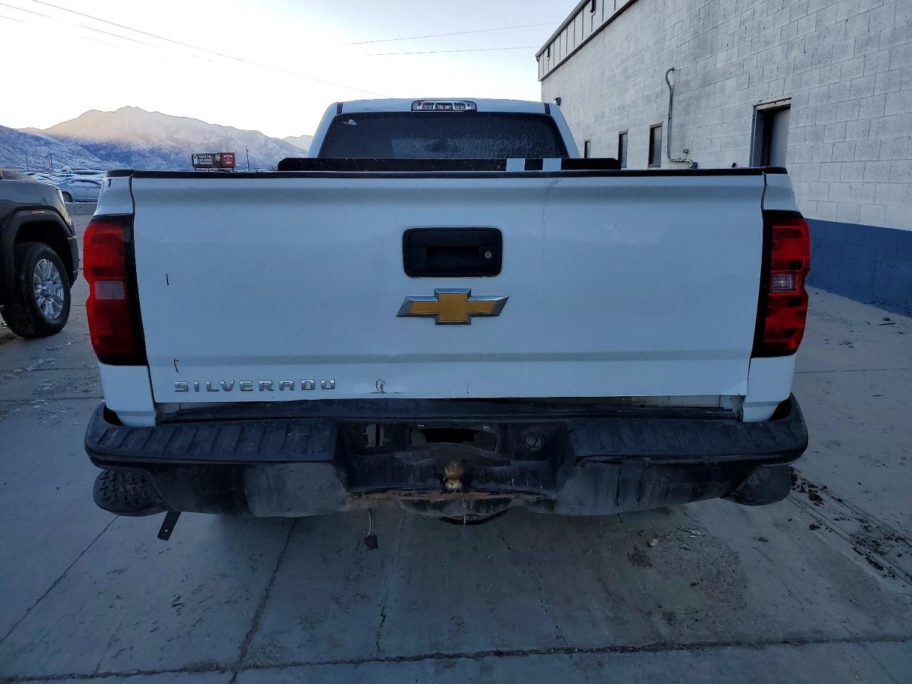 2015 CHEVROLET SILVERADO photo 6