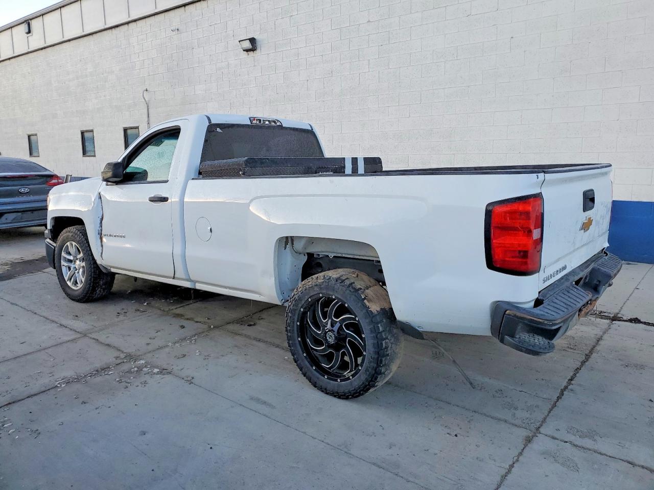 2015 CHEVROLET SILVERADO photo 2