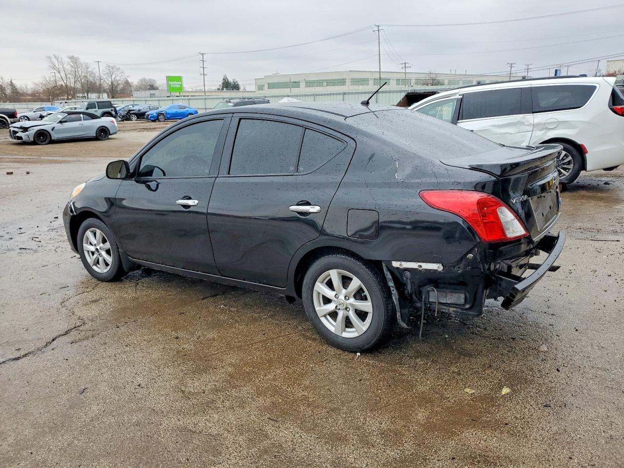 2014 NISSAN VERSA S photo 3