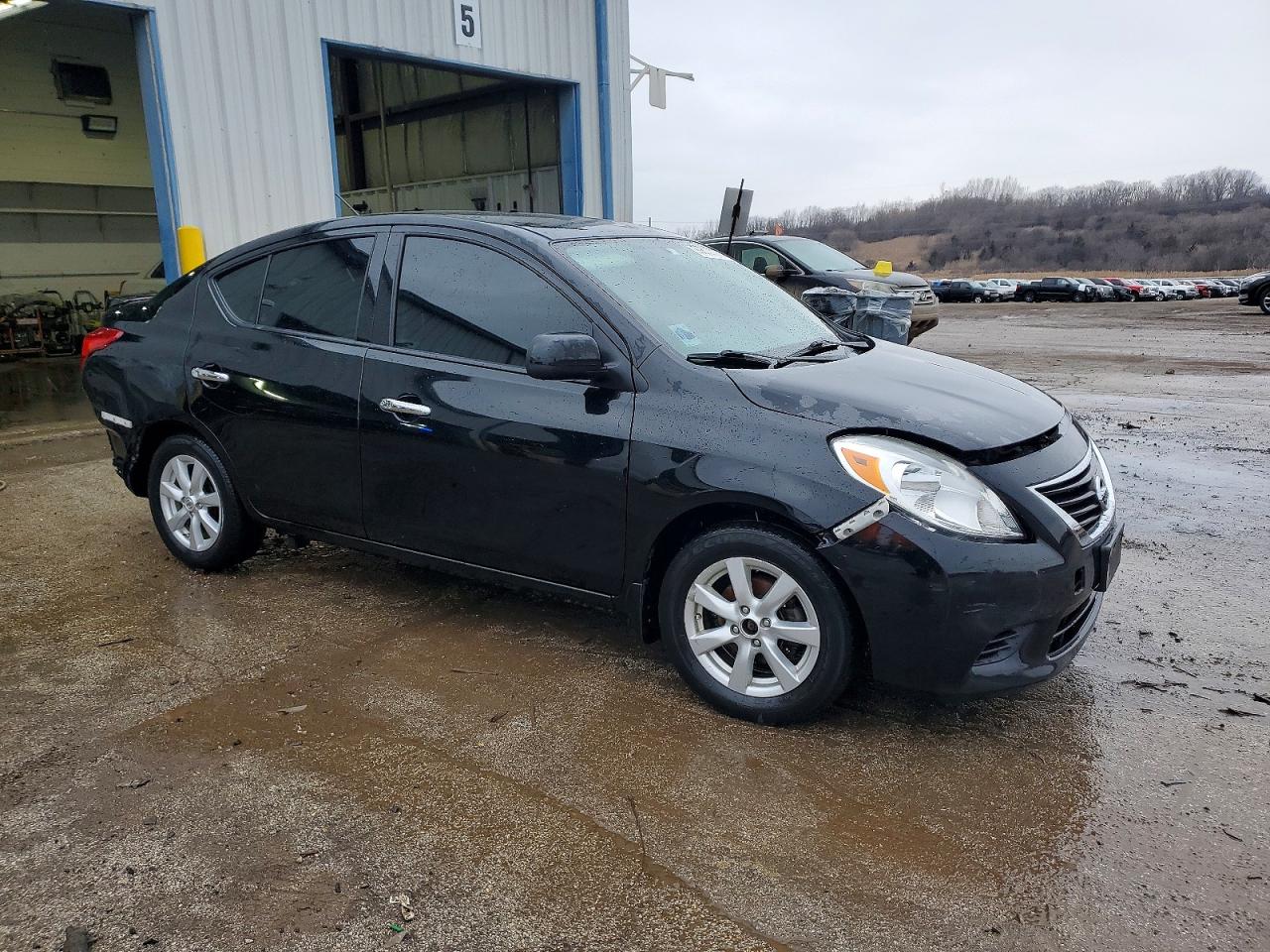2014 NISSAN VERSA S photo 7