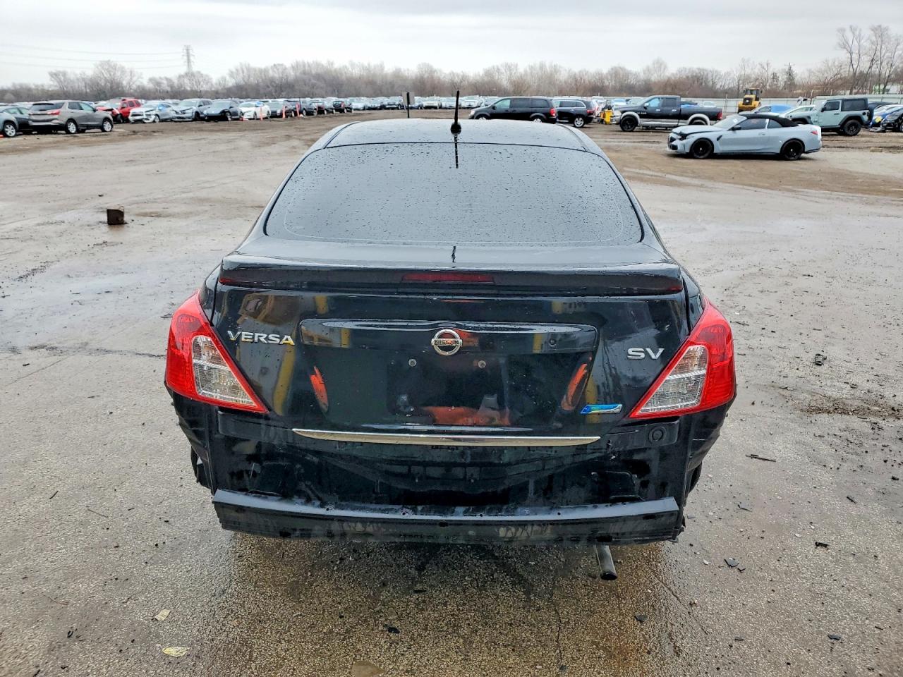 2014 NISSAN VERSA S photo 11