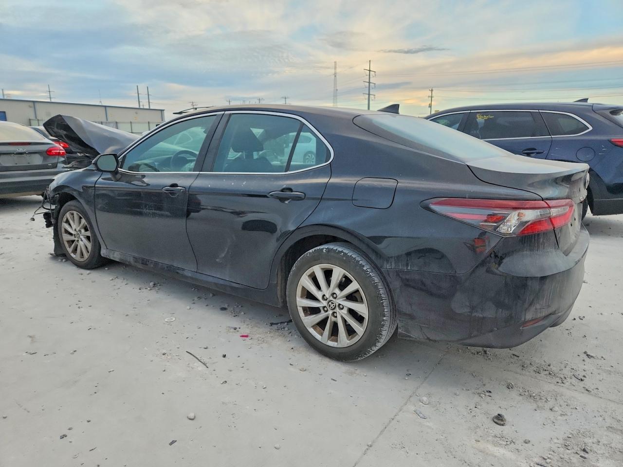 2023 TOYOTA CAMRY LE photo 2