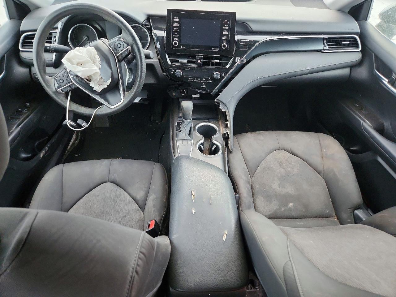 2023 TOYOTA CAMRY LE photo 8