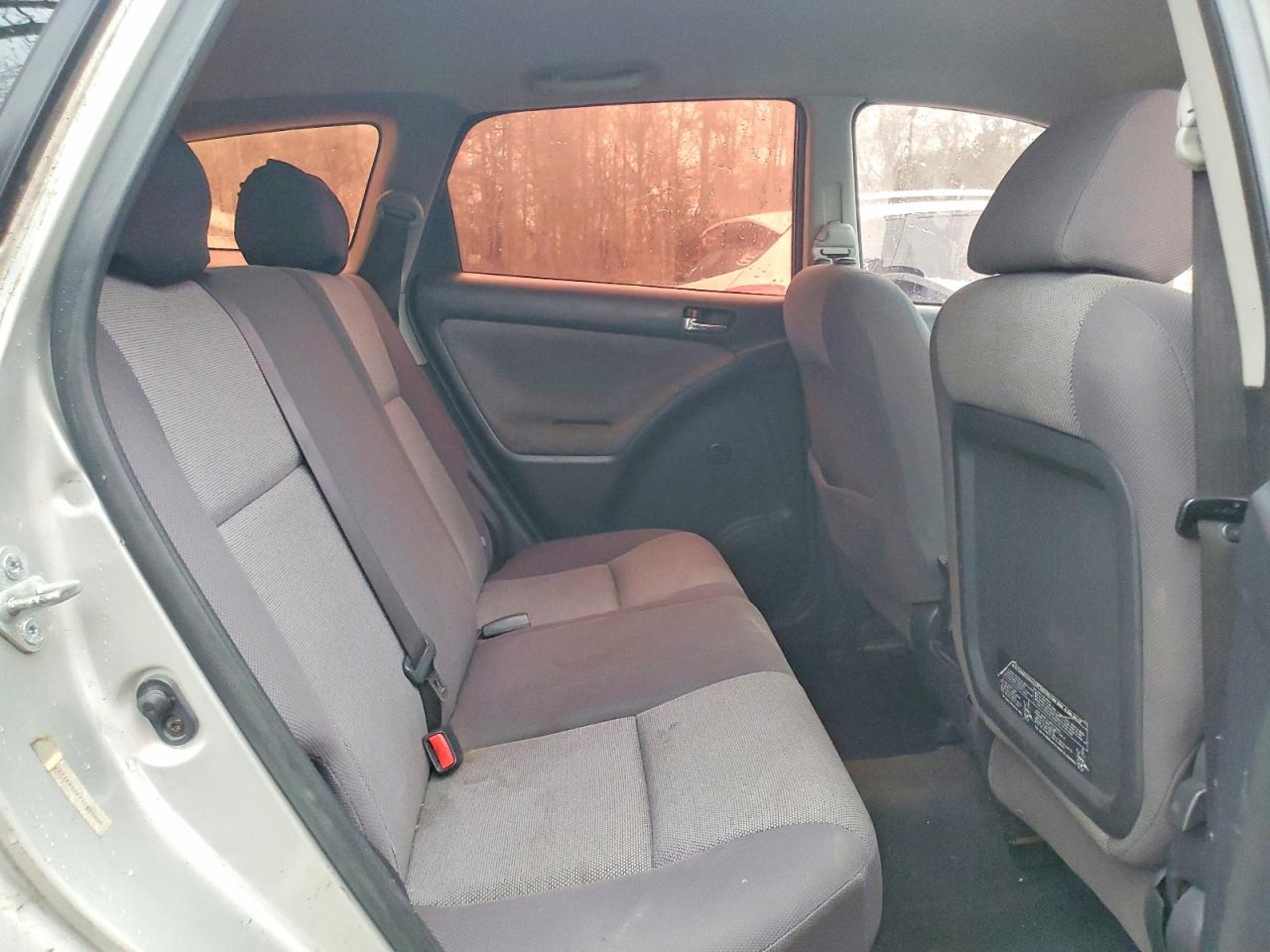 2003 TOYOTA COROLLA MATRIX XR photo 10