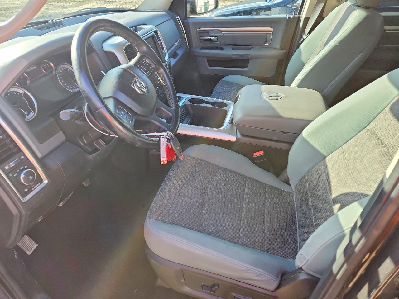 2018 RAM 1500 SLT photo 7