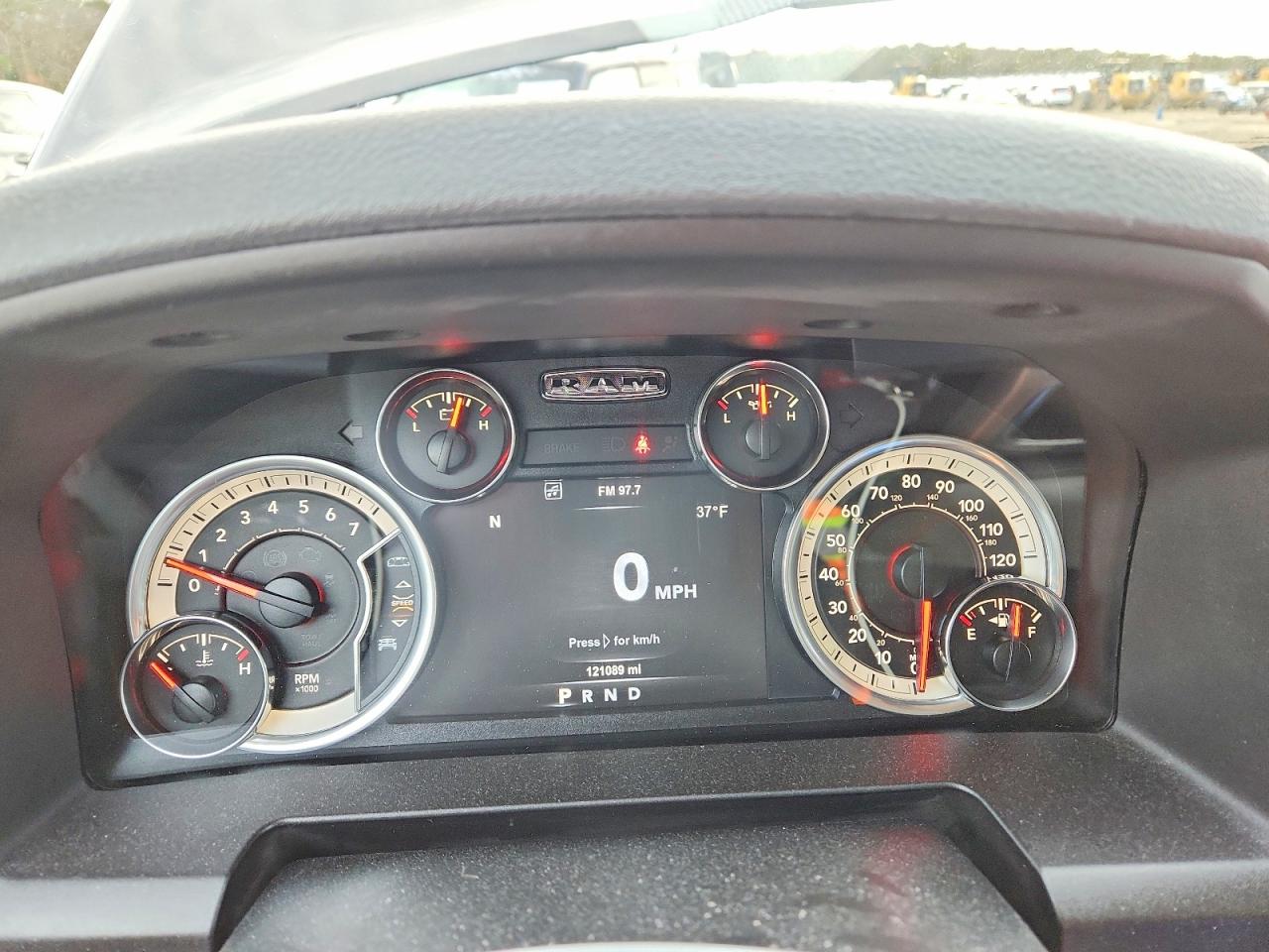2018 RAM 1500 SLT photo 9