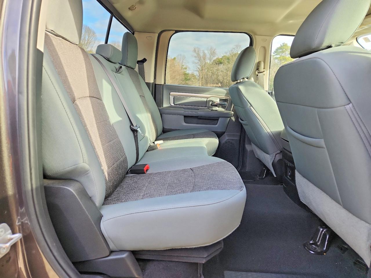 2018 RAM 1500 SLT photo 10