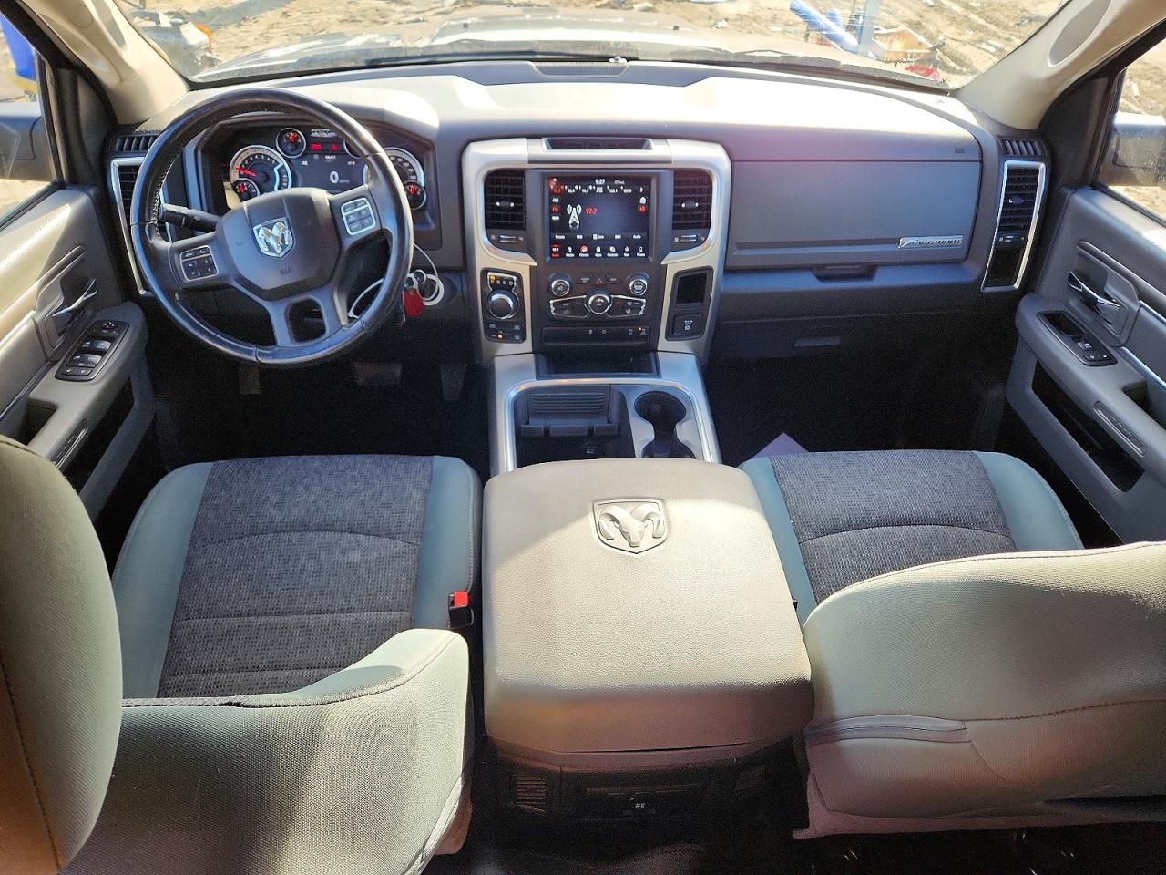 2018 RAM 1500 SLT photo 8