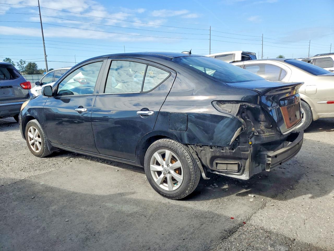 2012 NISSAN VERSA S photo 2
