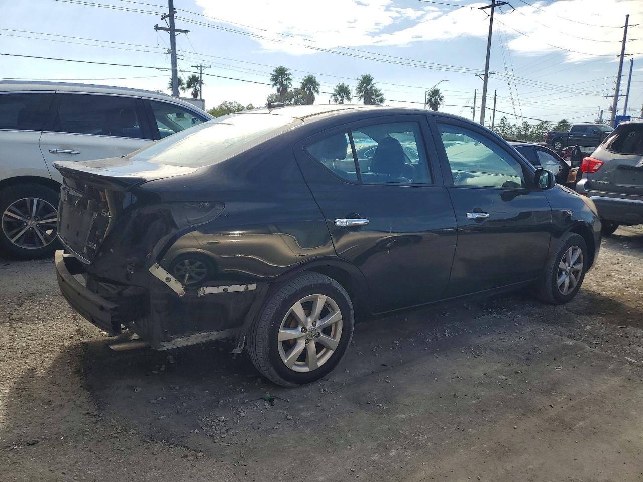 2012 NISSAN VERSA S photo 3