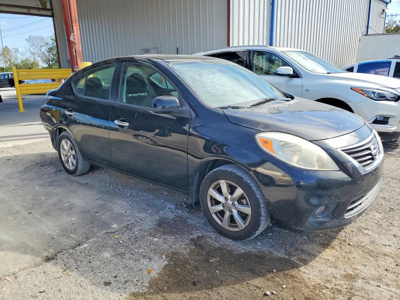 2012 NISSAN VERSA S photo 4