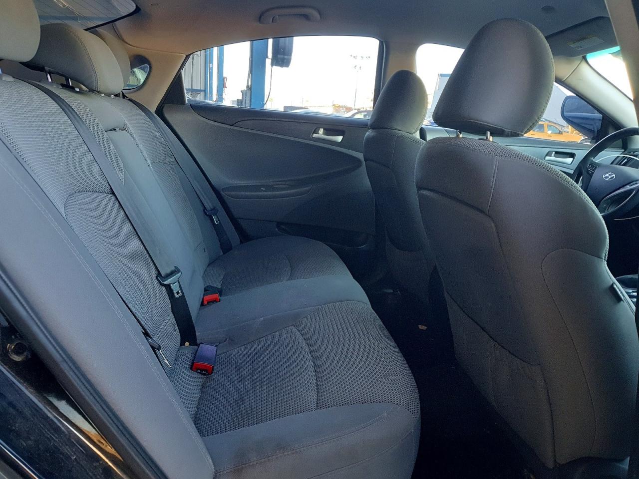 2014 HYUNDAI SONATA GLS photo 10