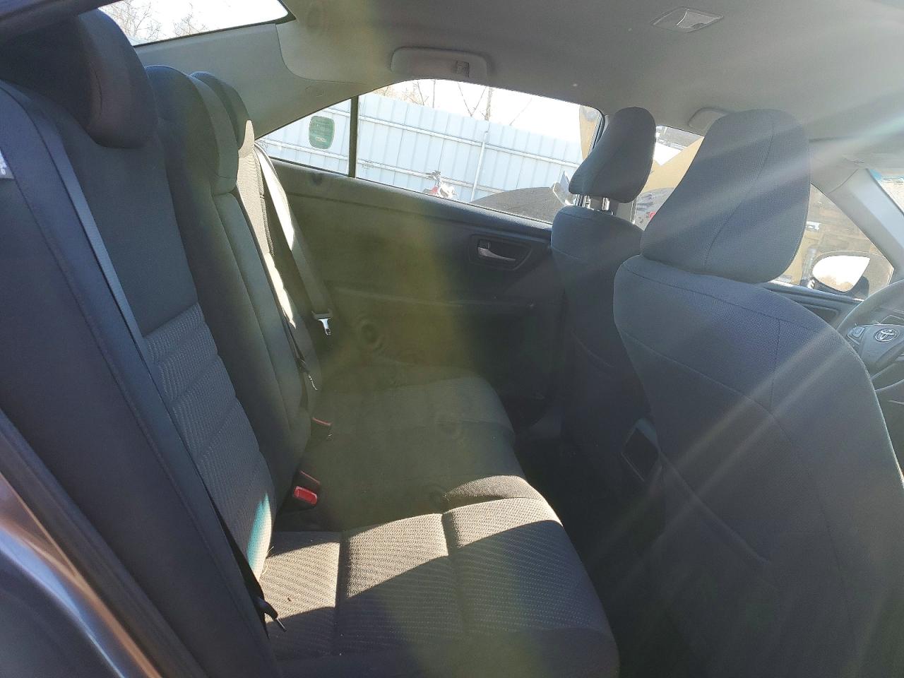 2017 TOYOTA CAMRY LE photo 10