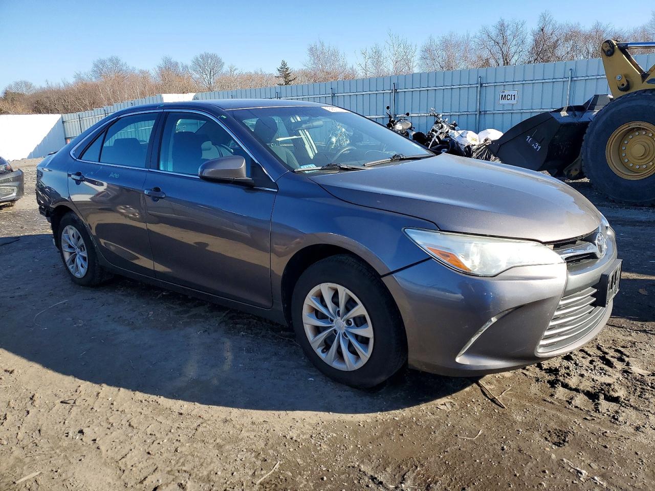 2017 TOYOTA CAMRY LE photo 4