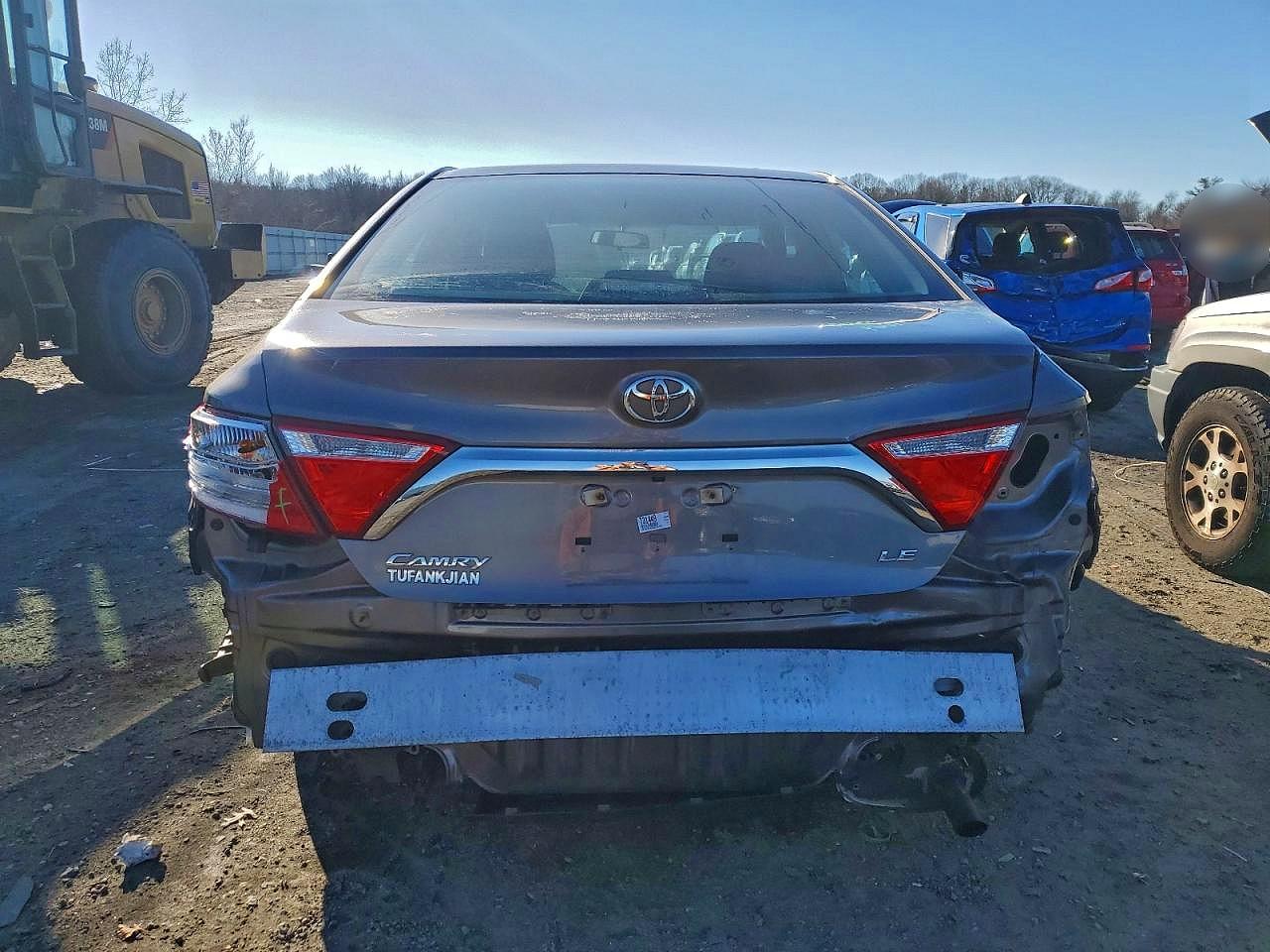 2017 TOYOTA CAMRY LE photo 6