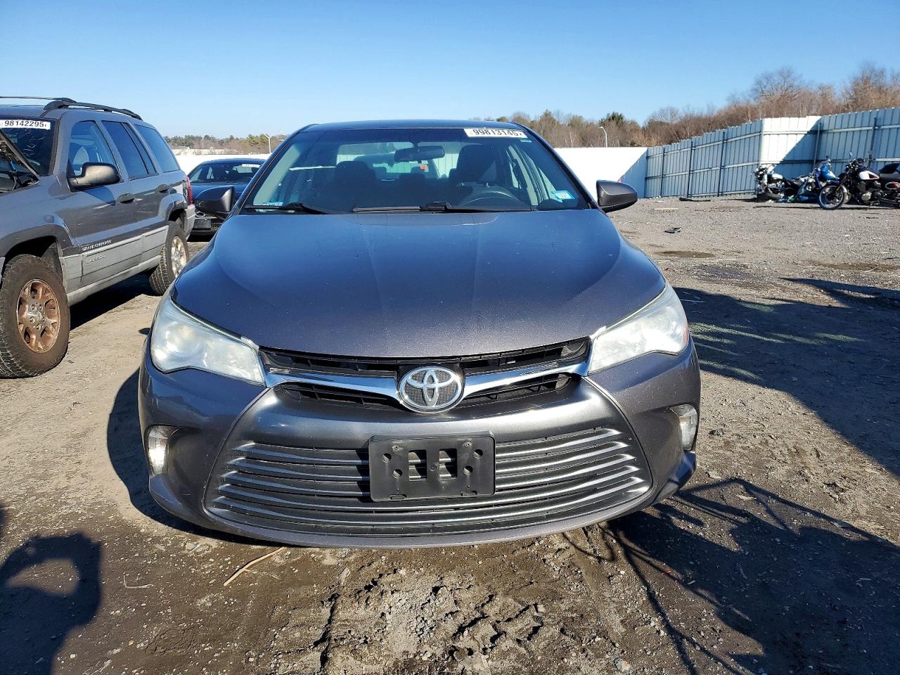 2017 TOYOTA CAMRY LE photo 5