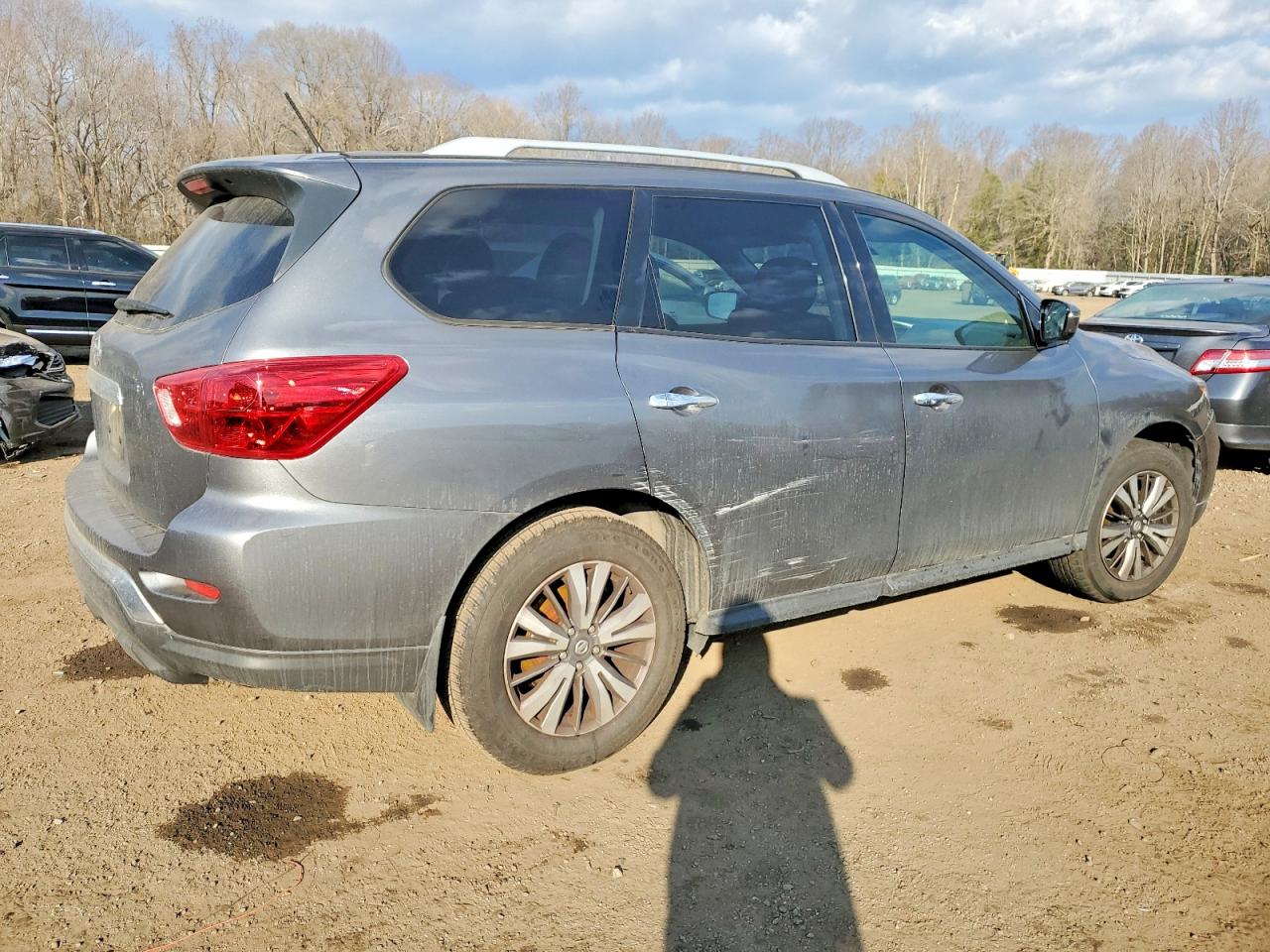 2017 NISSAN PATHFINDER S photo 3