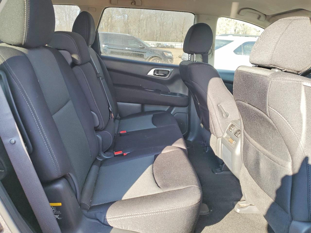 2017 NISSAN PATHFINDER S photo 11