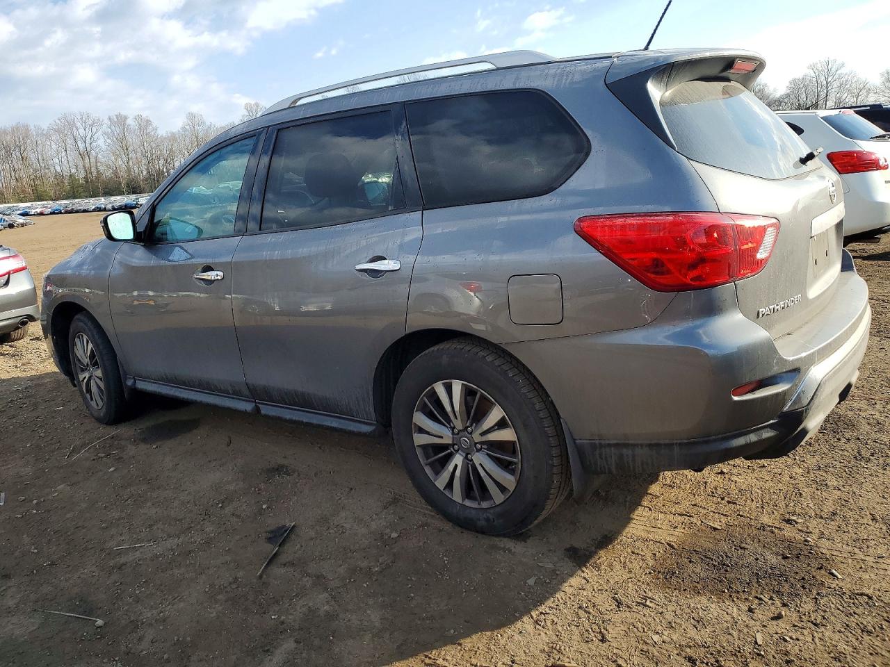 2017 NISSAN PATHFINDER S photo 2