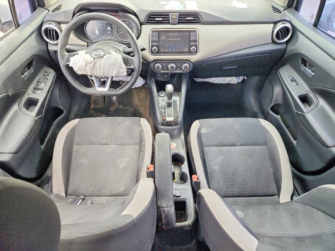 2020 NISSAN VERSA SV photo 8