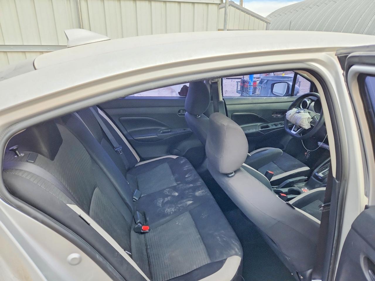 2020 NISSAN VERSA SV photo 10