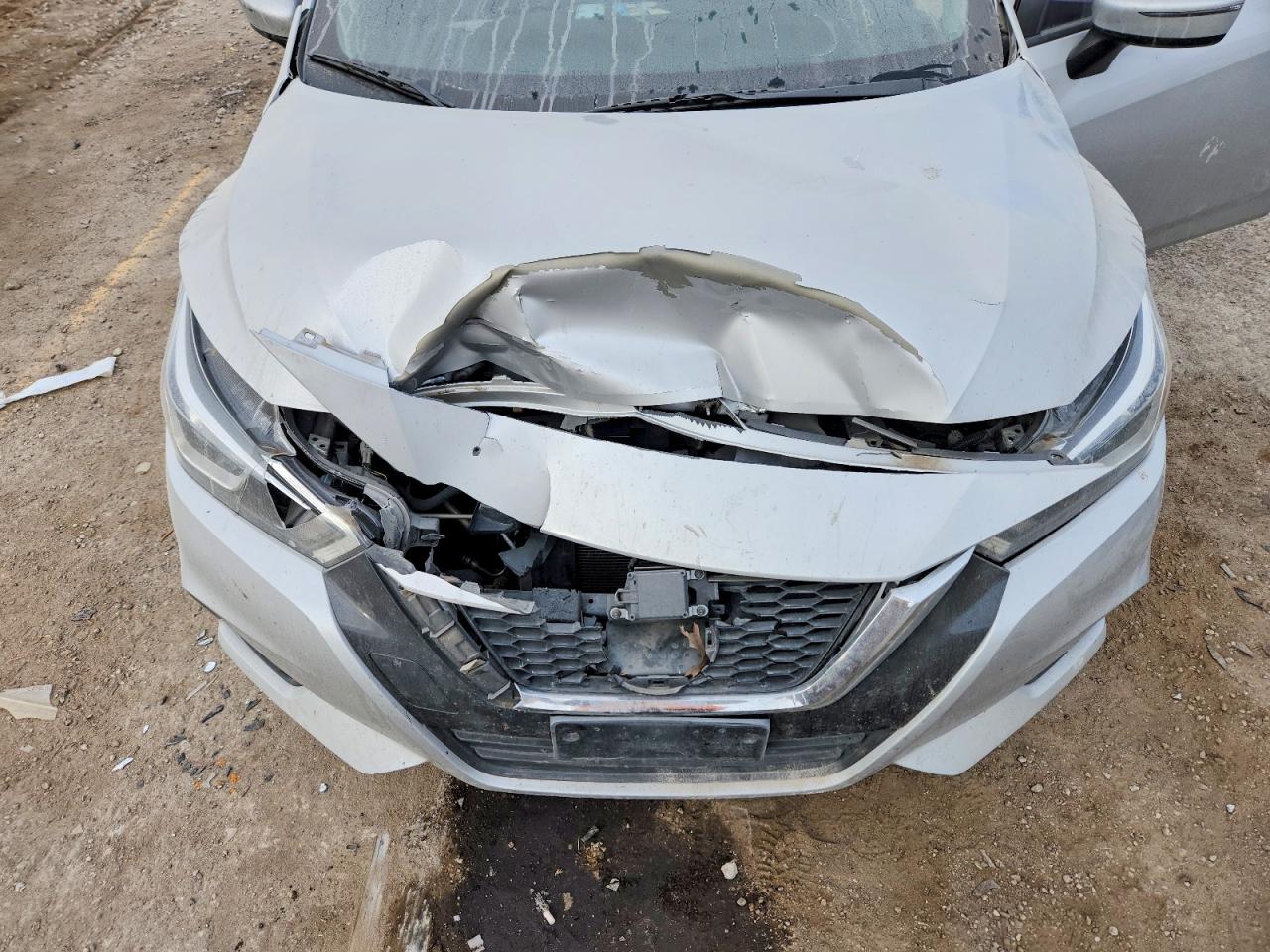 2020 NISSAN VERSA SV photo 11