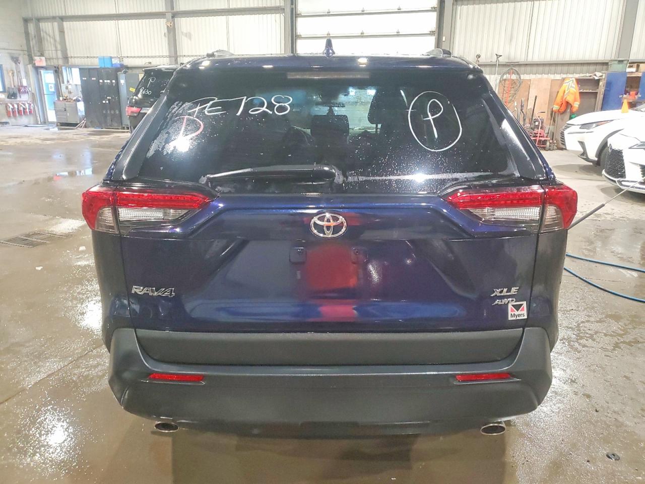 2024 TOYOTA RAV4 XLE photo 6