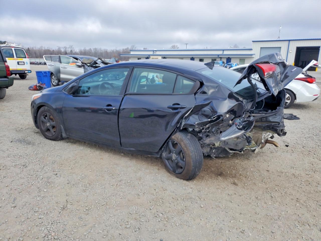 2017 KIA FORTE LX photo 2