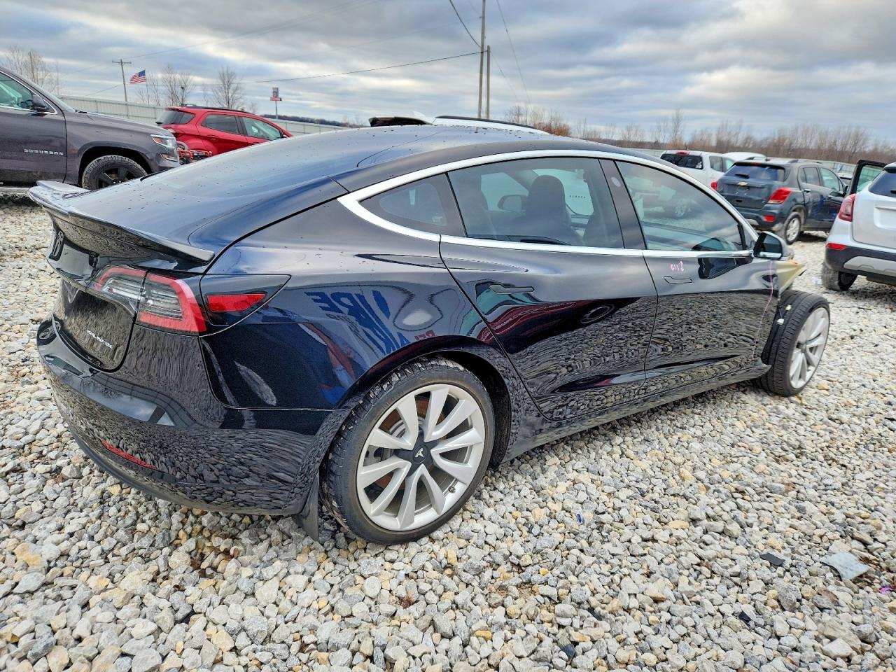 2018 TESLA MODEL 3 photo 3