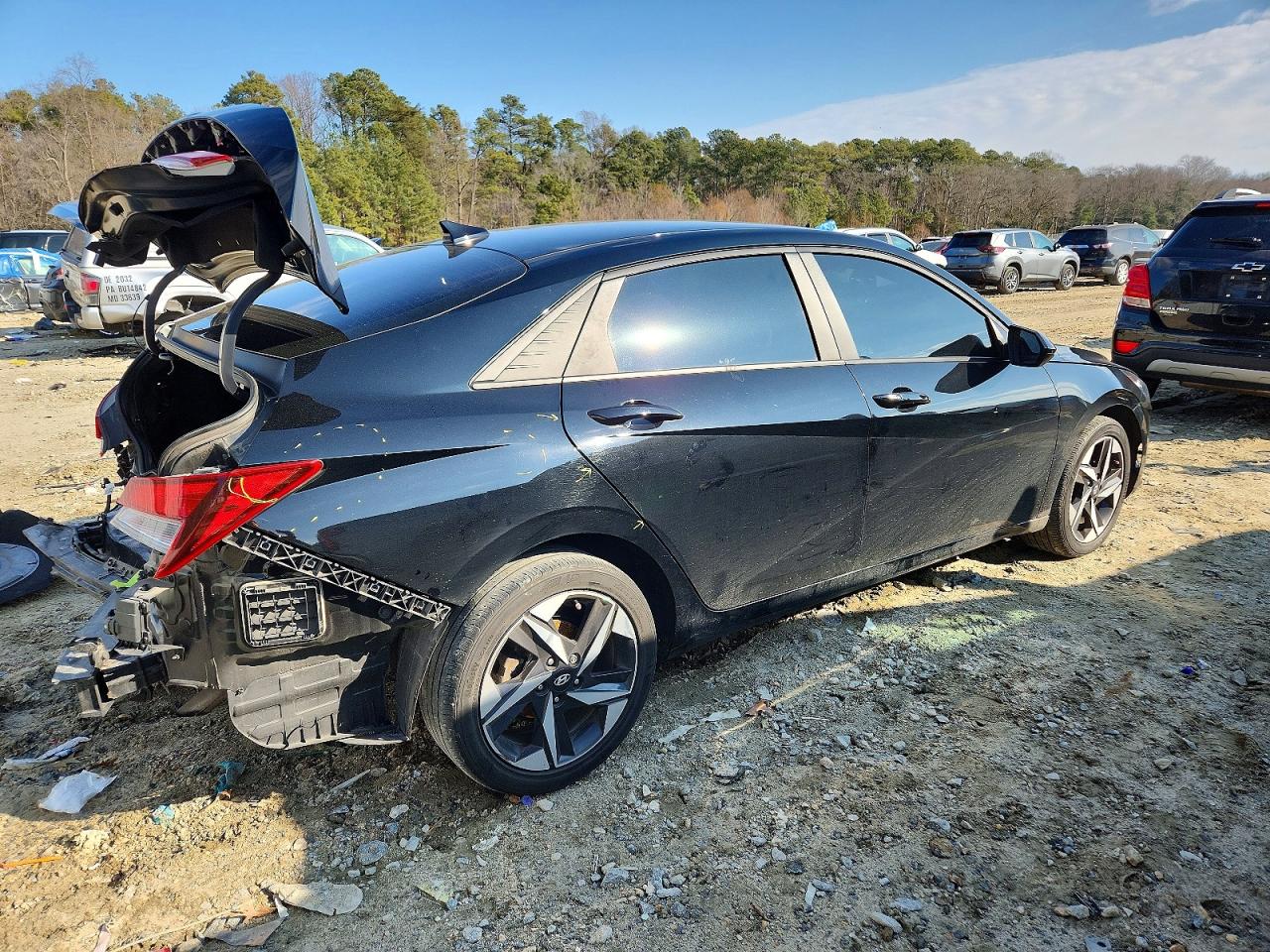 2023 HYUNDAI ELANTRA SEL photo 3