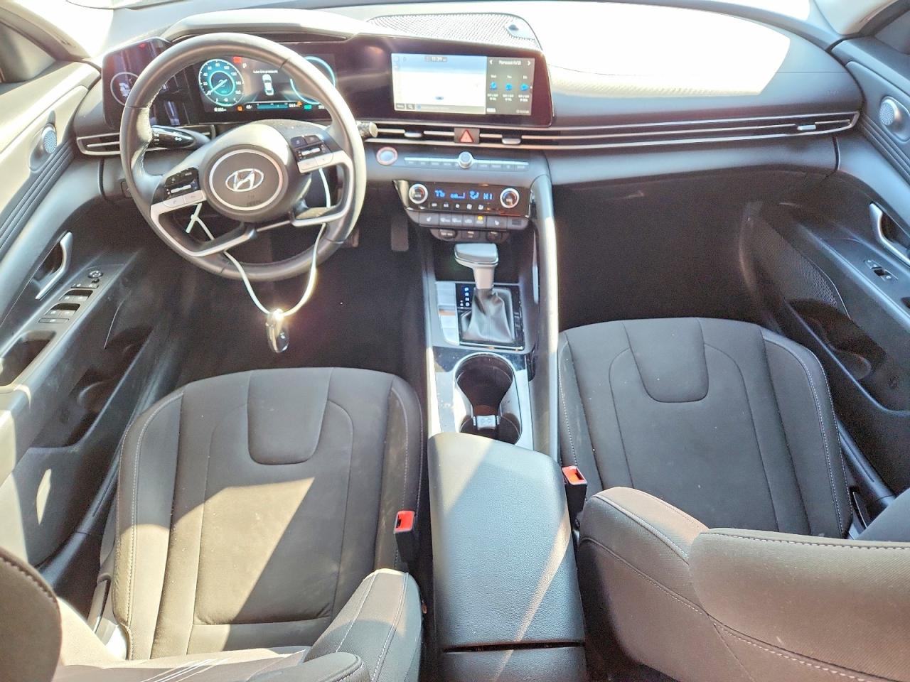 2023 HYUNDAI ELANTRA SEL photo 8