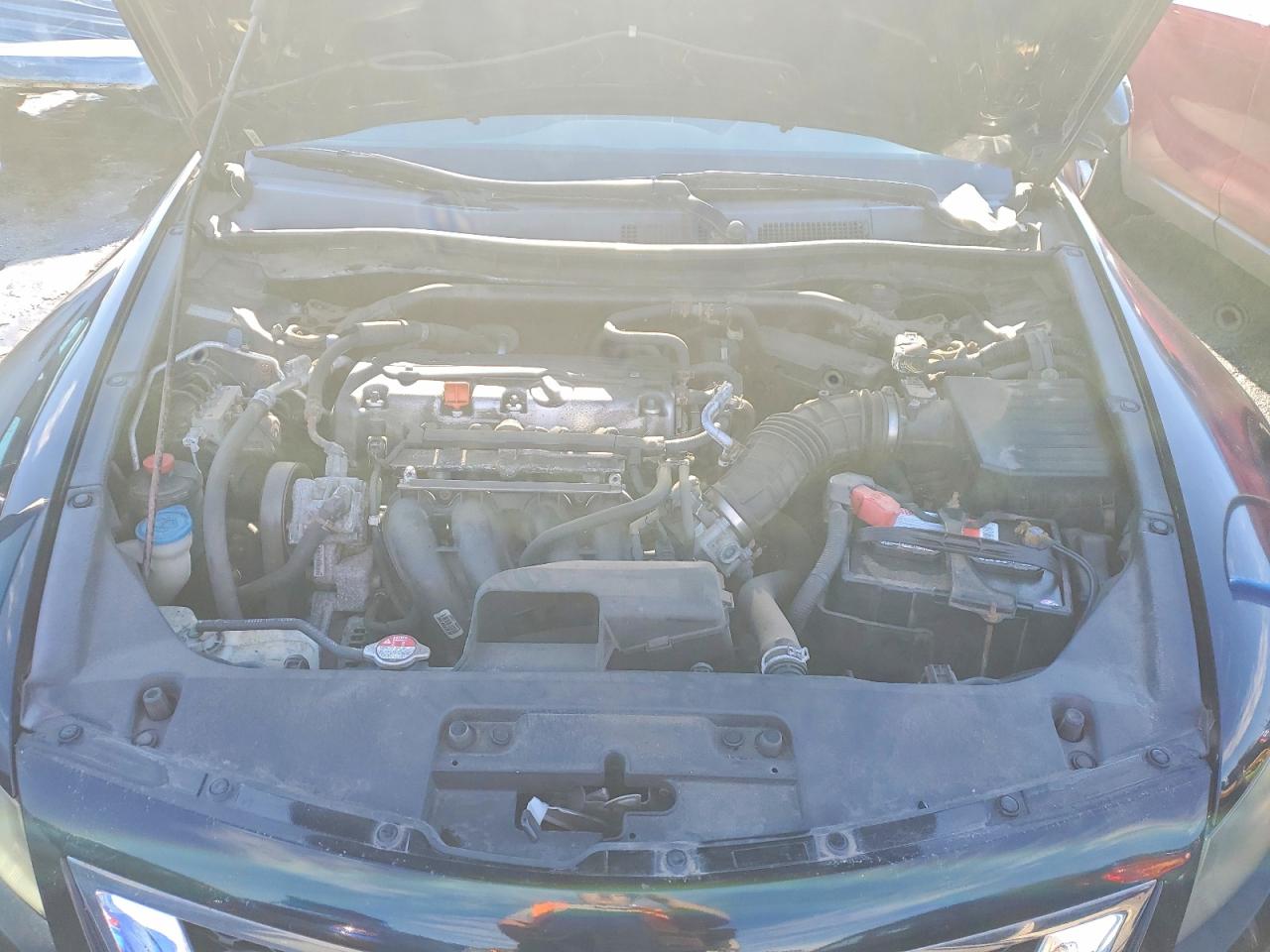 2010 HONDA ACCORD LX photo 11