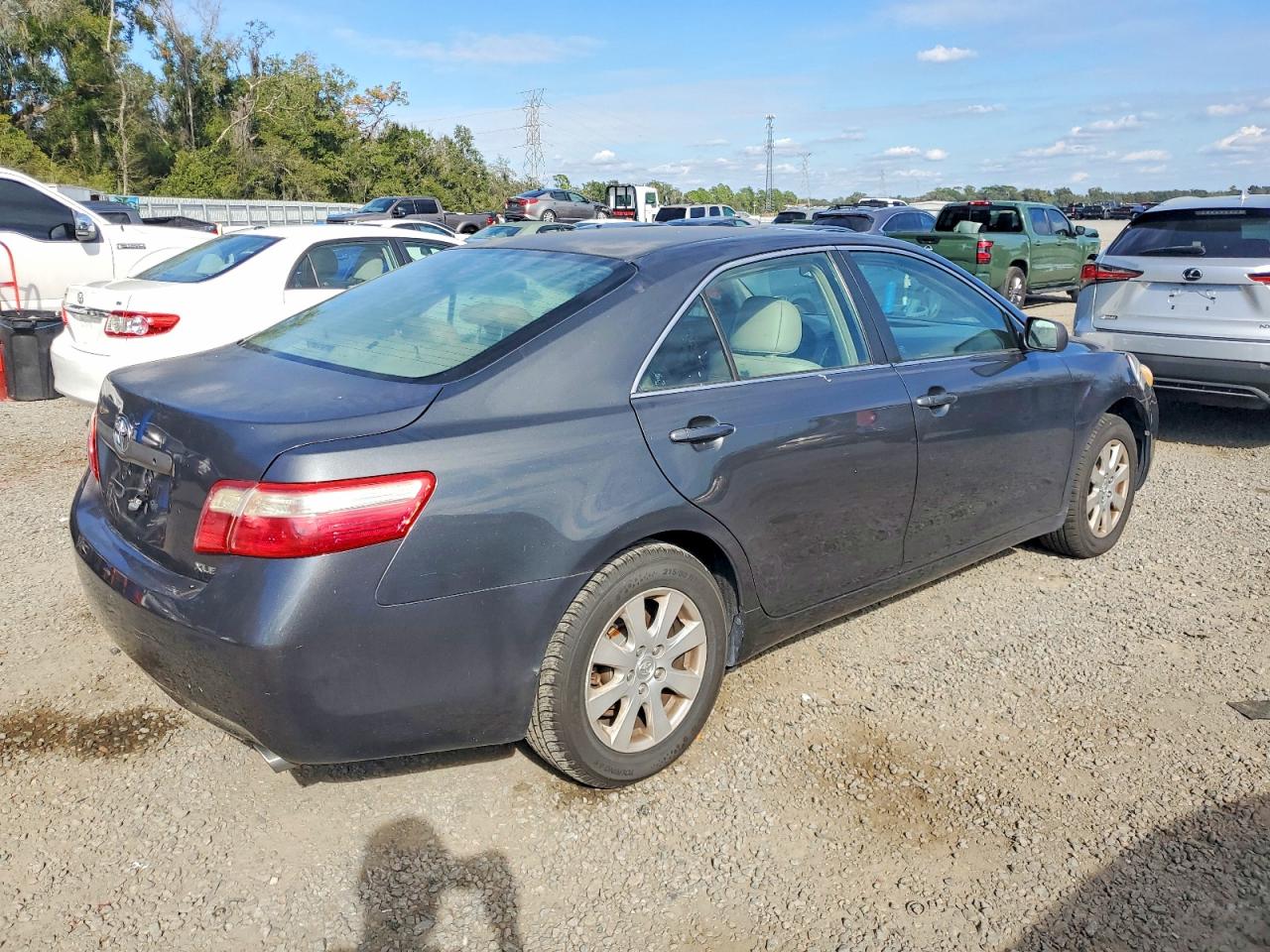 2009 TOYOTA CAMRY SE photo 3
