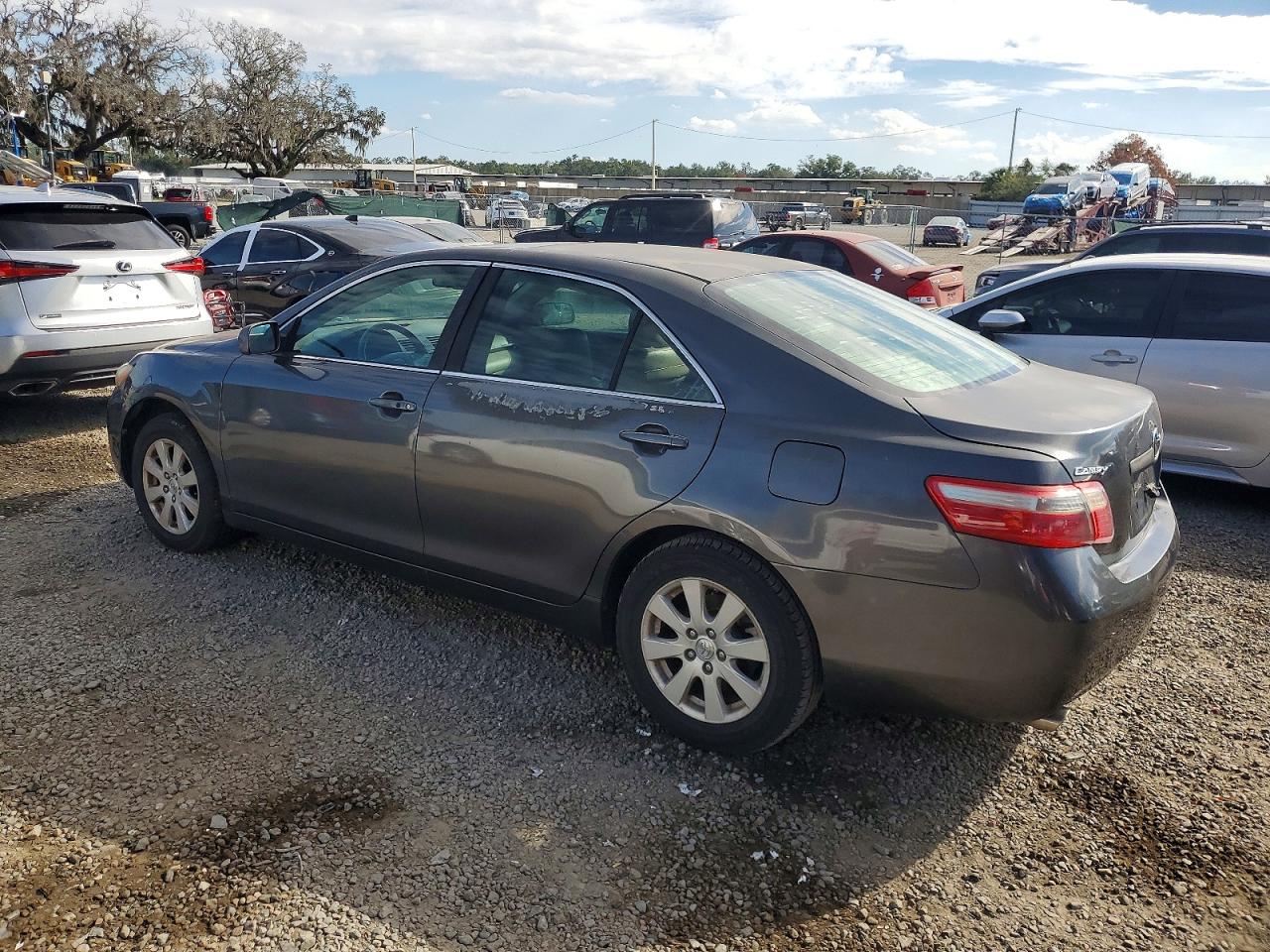 2009 TOYOTA CAMRY SE photo 2