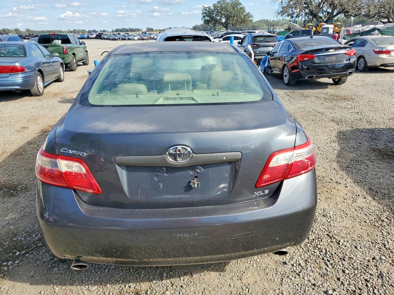 2009 TOYOTA CAMRY SE photo 6