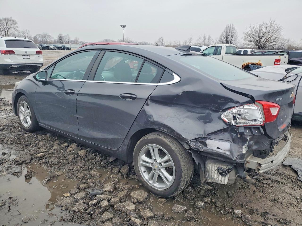 2016 CHEVROLET CRUZE LT photo 2
