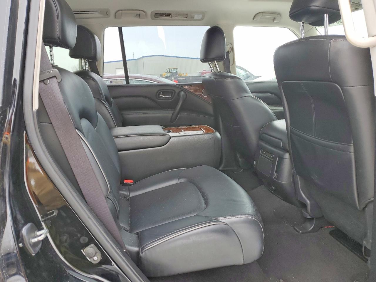 2019 INFINITI QX80 LUXE photo 11