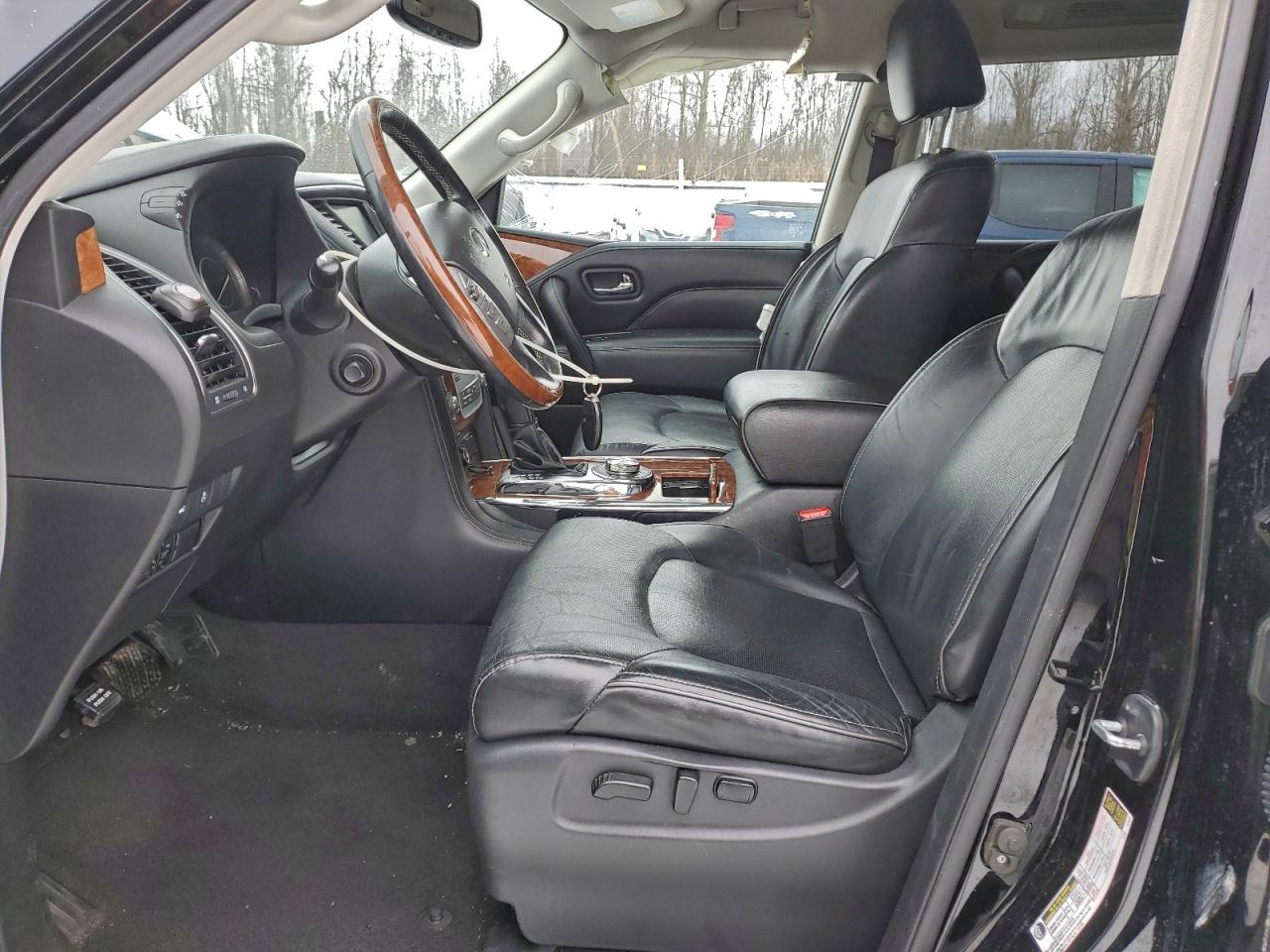 2019 INFINITI QX80 LUXE photo 7