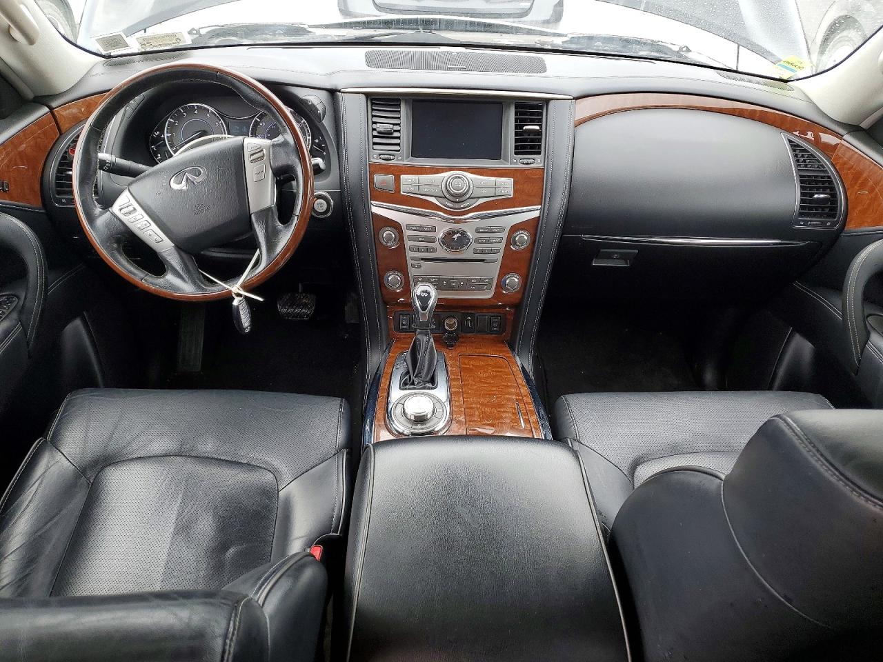2019 INFINITI QX80 LUXE photo 8