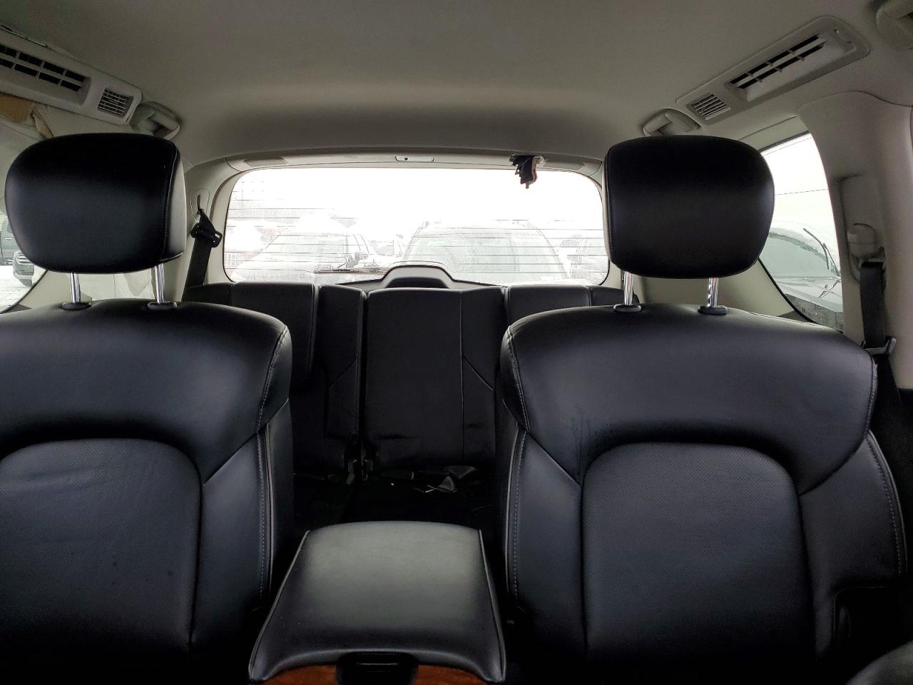 2019 INFINITI QX80 LUXE photo 10