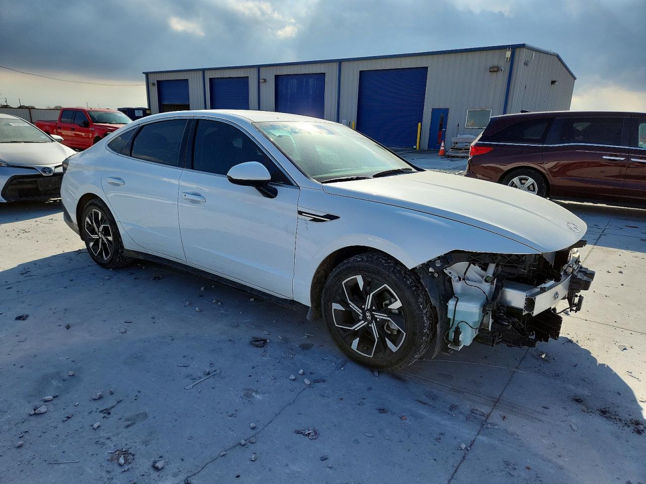 2024 HYUNDAI SONATA SEL photo 4