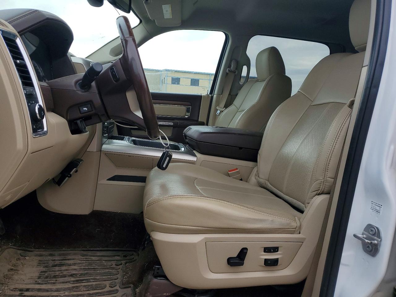 2018 RAM 1500 LARAMIE photo 7