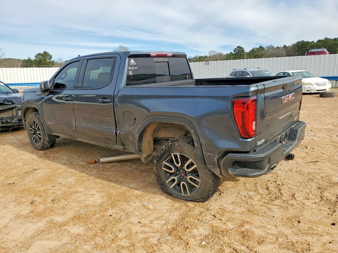 2019 GMC SIERRA K1500 AT4 photo 2